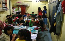 ​Dạy thêm ở trung tâm sinh hoạt, tiệm karaoke