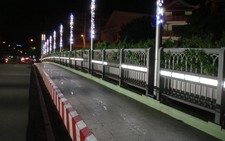 Thắp sáng cầu kiểu này  