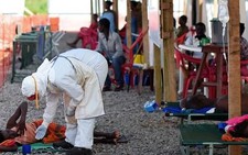 ​Y tá ở tâm dịch Ebola đình công