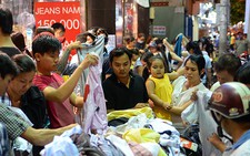 Cuối năm săn hàng thời trang giá bèo
