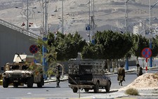 Quân nổi dậy Hồi giáo Shiite chiếm đóng phủ tổng thống Yemen