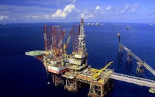 Giá dầu giảm, Việt Nam tăng khai thác dầu?