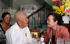 Lãnh đạo TP.HCM thăm đảng viên lão thành cách mạng