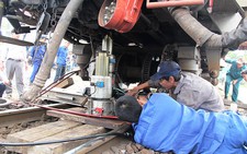 Tàu hỏa tuyến Nam - Bắc trật khỏi đường ray