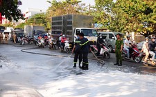 Gần 10.000 lít mủ cao su đổ lênh láng trên đường