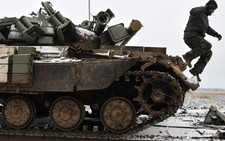 Tên lửa quân ly khai giáng thẳng trụ sở quân đội Ukraine