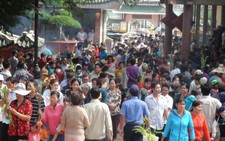 Khách du xuân tăng đột biến tại núi Cấm nhờ cáp treo