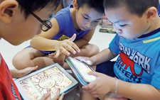 Sao lại không cho con coi tivi?