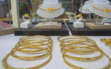 Vàng SJC mất mốc 35 triệu đồng/lượng