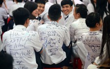 Nỗi buồn trong lễ tri ân