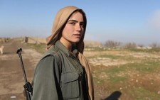 ​Các nữ chiến binh Iraq xinh đẹp chống IS sống ra sao?
