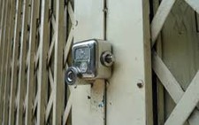 Hai vợ chồng chết trong ngôi nhà khóa trái cửa