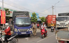 Xe container gây tai nạn liên hoàn, lao thẳng vào nhà dân