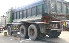 Cụ ông 68 tuổi chết thảm dưới bánh xe ben