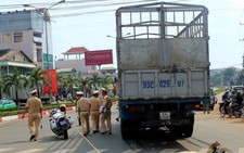 Chạy ngược chiều, phụ nữ bị xe tải tông chết