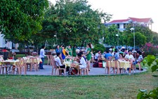 Công viên thành quán nhậu