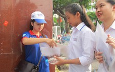 ​Không có chuyện thí sinh giật bài thi của bạn để chép