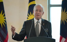 Malaysia đóng băng tài khoản nghi dính líu thủ tướng