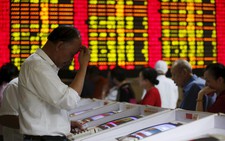 Gần 1.300 công ty 