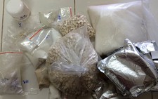 Bắt 5 người cùng 1,7kg ma túy và 7.000 viên thuốc lắc