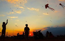 Trong giấc mơ gió đồng mãi thổi...