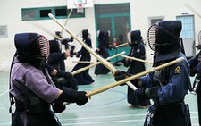 Nhiều bạn trẻ mê sân chơi “ngoại nhập”