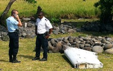 Cử chuyên gia đi xác minh mảnh vỡ nghi của MH370