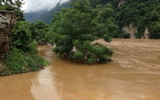 Thanh Hóa: Mưa lớn, nhiều hộ dân bị ngập nước, sập nhà