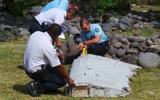 Malaysia xác nhận mảnh vỡ trên đảo La Reunion của MH370