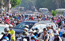 Biển người kẹt cứng ngay ngã 6 Nguyễn Thái Sơn