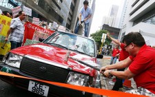 Hong Kong bắt năm tài xế Uber