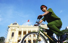 Công an Hà Nội tuần tra bằng xe đạp