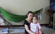Sống lay lắt vì hai con đủ thứ bệnh nan y