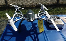 Đưa ma túy, phim sex vào nhà tù bằng UAV