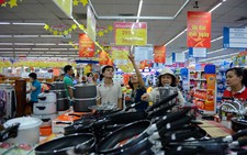 Tháng khuyến mãi: Hàng hóa phong phú, giá giảm sâu