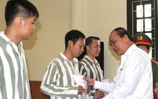 Trao quyết định đặc xá cho phạm nhân