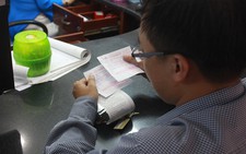 Đã bán 16.000 vé tàu điện tử trong ngày đầu tiên