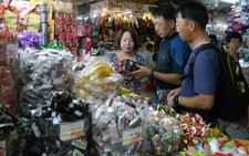 Bán sữa, bánh kẹo... phải khám sức khỏe