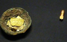 Câu hỏi quanh chiếc linga bằng vàng