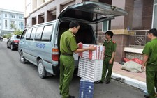 Nổ súng, truy đuổi 40km bắt xe biển xanh chở thuốc lá lậu