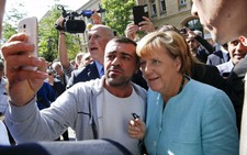 ​Bà Merkel thành người hùng trong khủng hoảng tị nạn