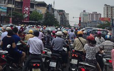 126 “lô cốt” làm kẹt xe ở Hà Nội tăng thêm