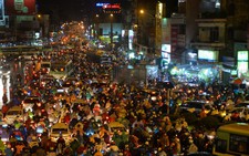 Mưa lớn nhất từ đầu mùa, nhiều tuyến đường Sài Gòn tê liệt