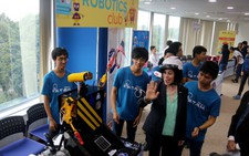 Trung tâm Hoa Kỳ tại TP.HCM ra mắt câu lạc bộ robot