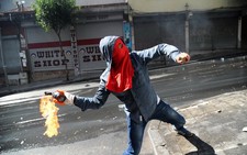 Tấn công bom xăng trên xe buýt, 36 người thương vong