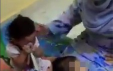 ​Video bạo hành trẻ gây bão mạng ở Malaysia