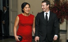 Hình bà xã mang thai của ông chủ facebook được yêu thích