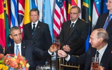 Sau cái nâng ly lạnh lùng của Obama và Putin