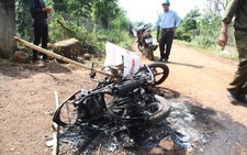 Hai người nghi bị đánh chết, đốt xe do trộm chó