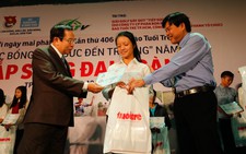​“Tiếp sức đến trường” 2015: Không để sinh viên bỏ học vì nghèo